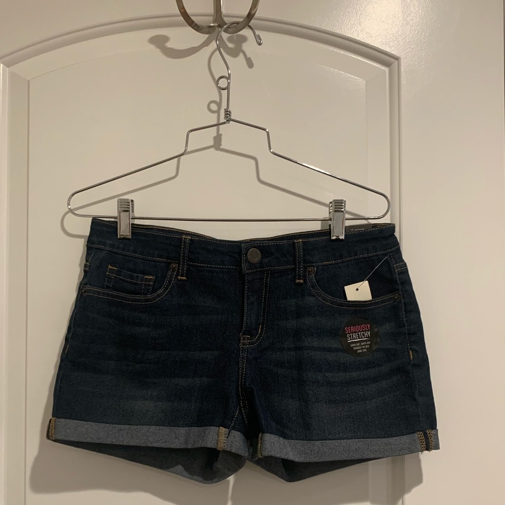Aeropostale mid rise jean shorts size 6